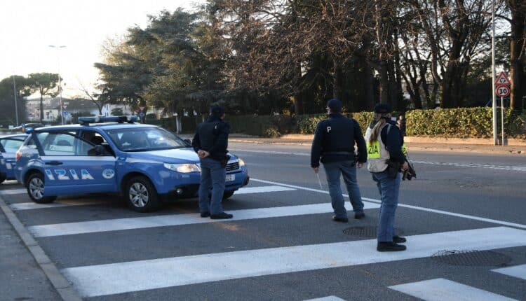Vicenza, ulteriore controllo interforze. Controllati 4 bar ed identificate 138 persone