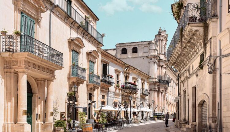 Scicli, Ragusa. Arrestato 35enne per atti persecutori e resistenza a pubblico ufficiale. 