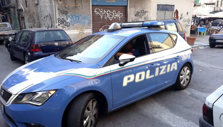 San Giuseppe Vesuviano, Napoli: perquisizione in abitazione permette di rinvenire circa 55 grammi di hashish. Arrestato 49enne.