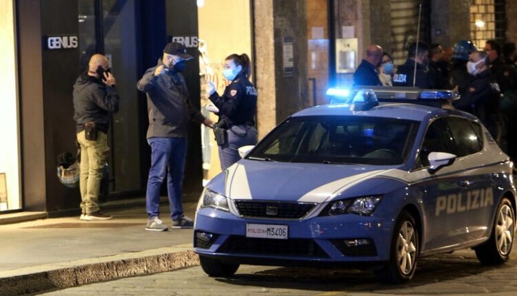 Torino: aggredisce gli agenti dopo aver imbrattato una vetrina, arrestato