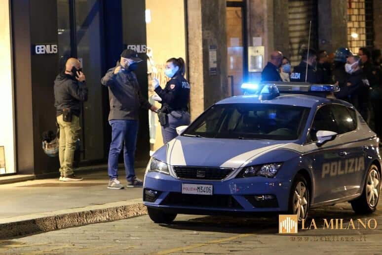 Torino: aggredisce gli agenti dopo aver imbrattato una vetrina, arrestato