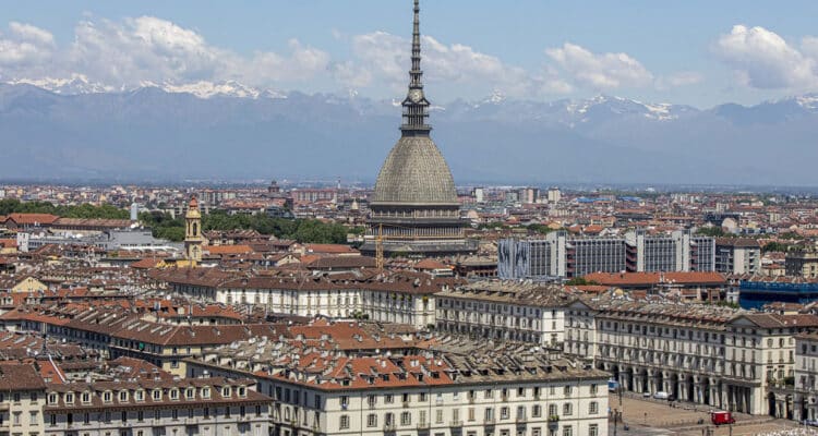 Torino, Barriera Milano: Controlli ad "Alto Impatto". Identificate 50 persone e sequestrati 240 grammi di sostanze stupefacenti.
