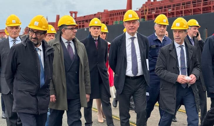 Ex Ilva, presidente Toti al sopralluogo con il ministro Urso: "tracciata la via per il rilancio della siderurgia in Italia e in Liguria".