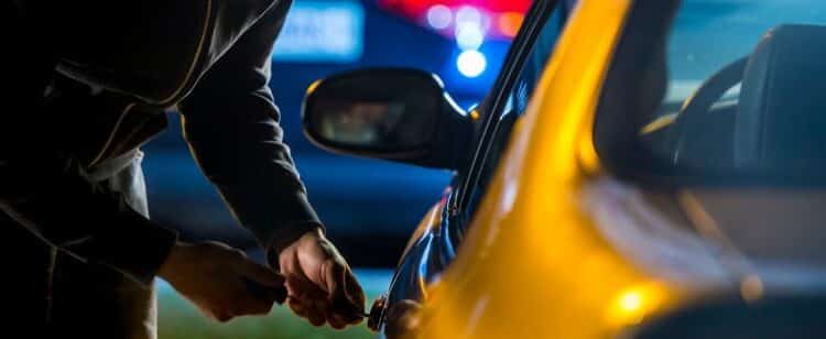 Minucciano, i Carabinieri identificano l’autore di un furto d’auto e recuperano il veicolo