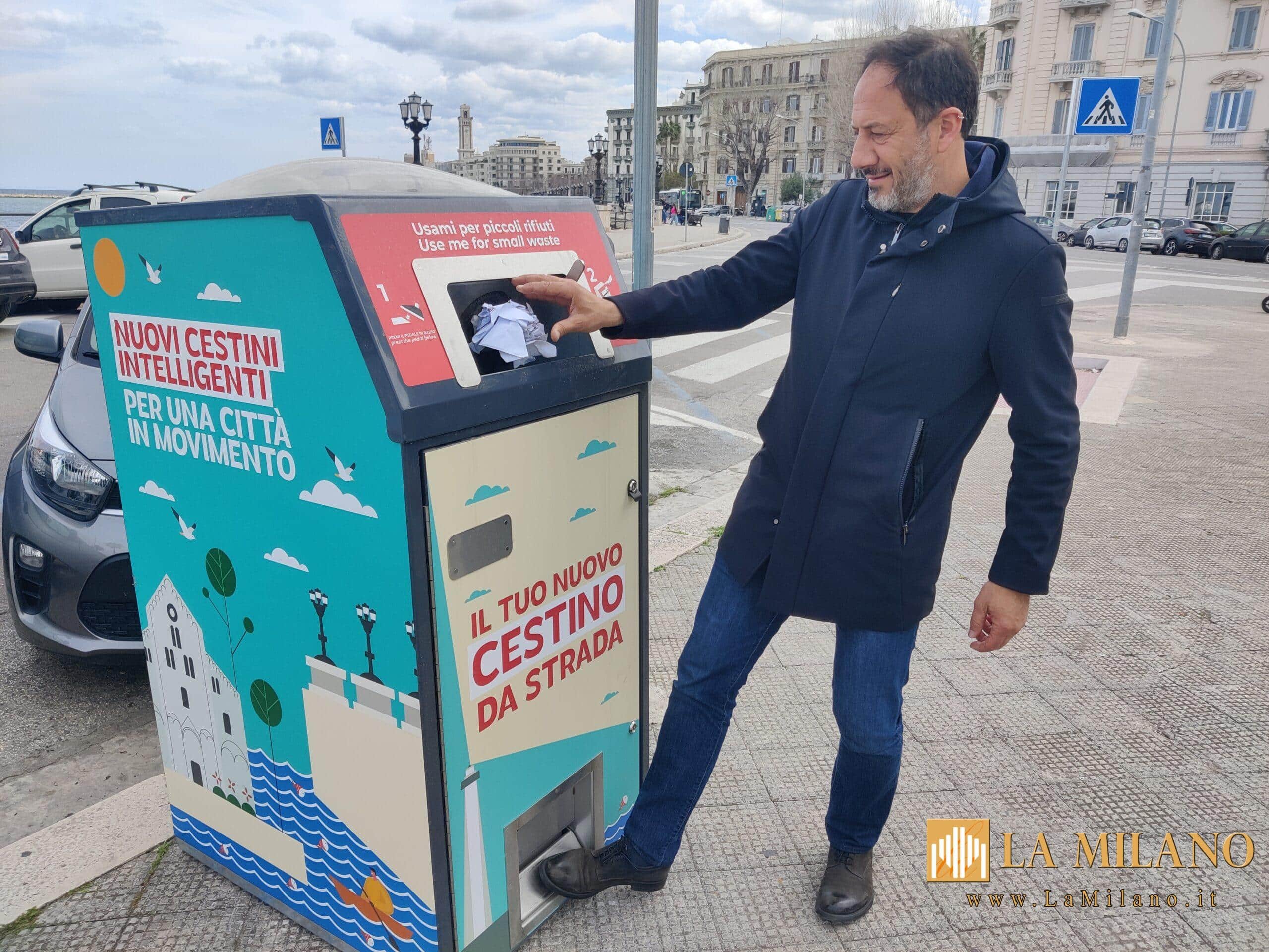 Bari: installati i primi cestini gettacarte intelligenti