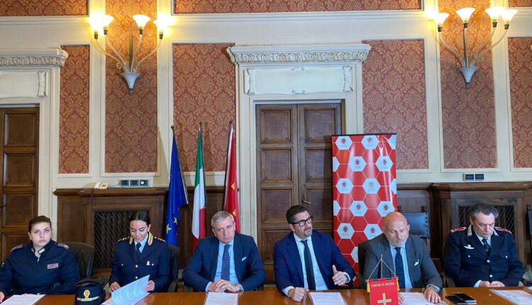 Ancona. Comune e Questura lanciano una campagna di informazione per gli anziani per prestare attenzione alle truffe.