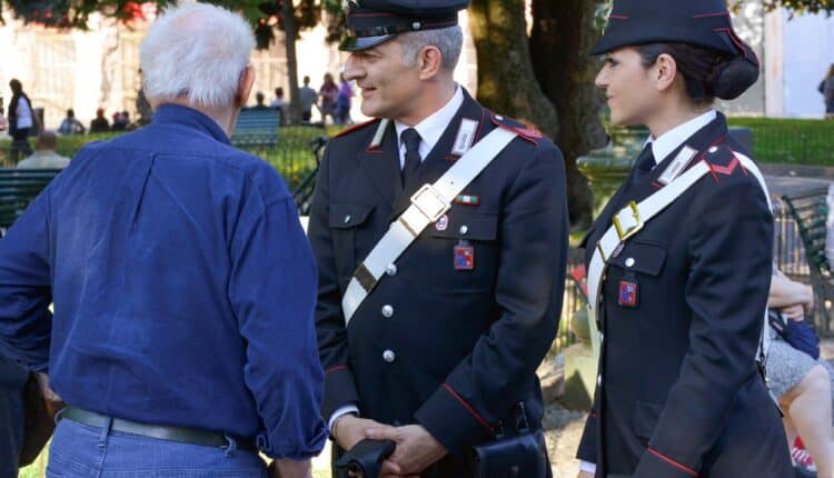 Vergato e Castel San Pietro (BO): telefonate e SMS phishing inviati per compiere truffe on line, 6 denunciati