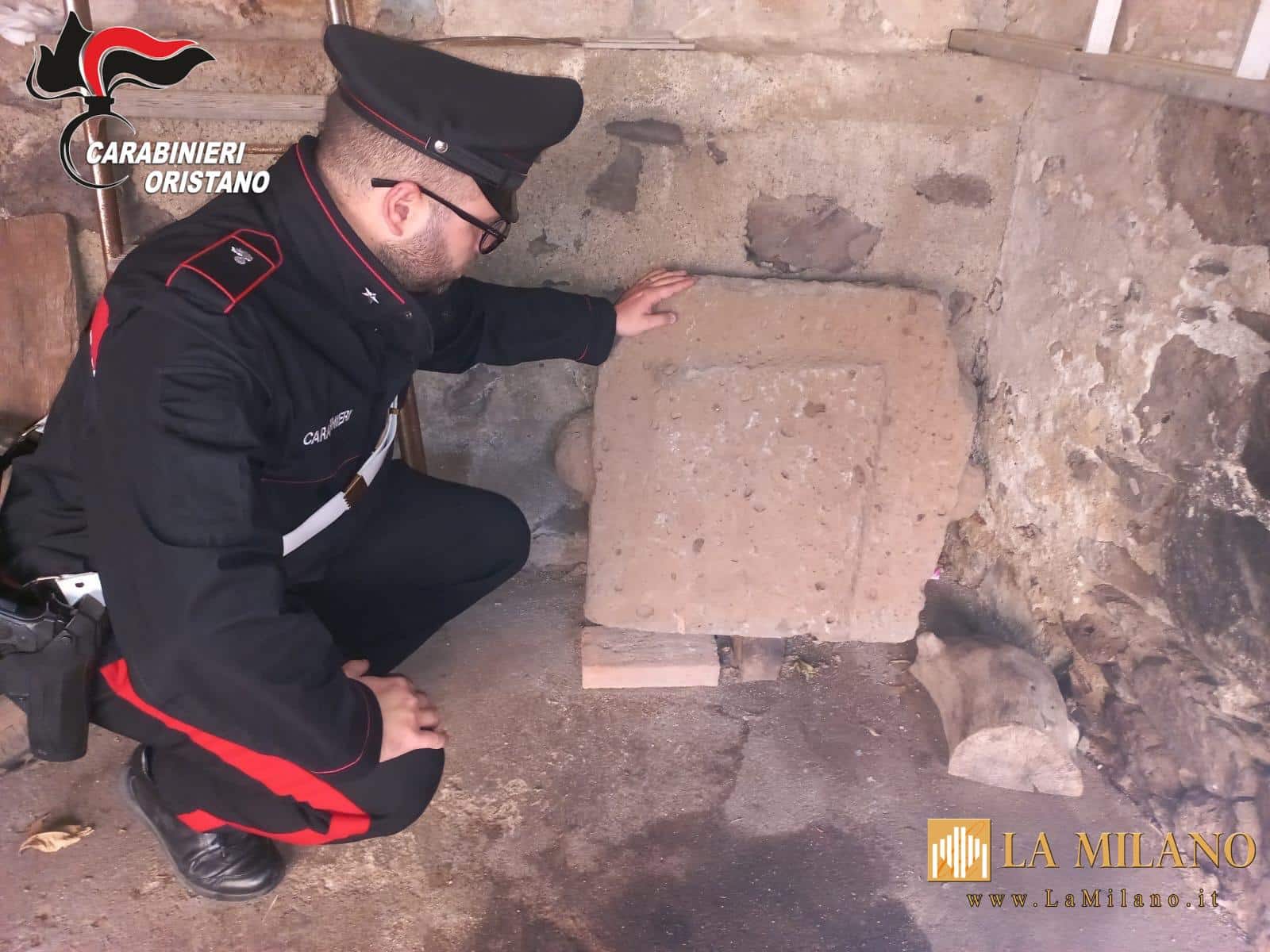 Seneghe, Sardegna. Ritrovata una "tomba di gigante" in un'abitazione privata: sequestrata dai Carabinieri.