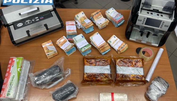 Milano: 70mila euro e 5 kg di droga nella soppressata calabrese, due arresti