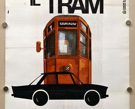 Milano, dalle affissioni al Legal Design: allestita una mostra nelle bacheche dell'Anagrafe