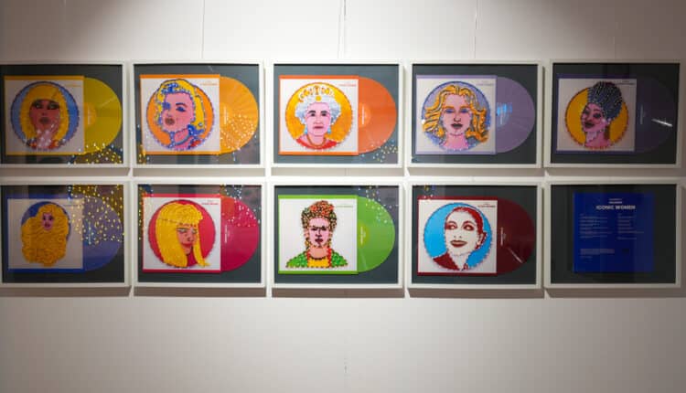 Milano. Nuova mostra "Iconic Woman" aperta fino al 26 aprile a Palazzo Lombardia, con un omaggio a Carla Fraccia: ingresso gratuito a Spazio Isolaset dalle 10 alle 18.