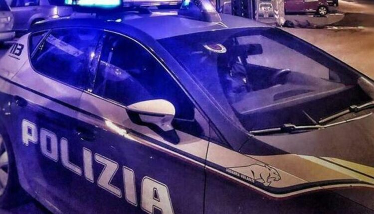 Napoli: arrestato un 38enne per tentato furto all'interno di un'auto
