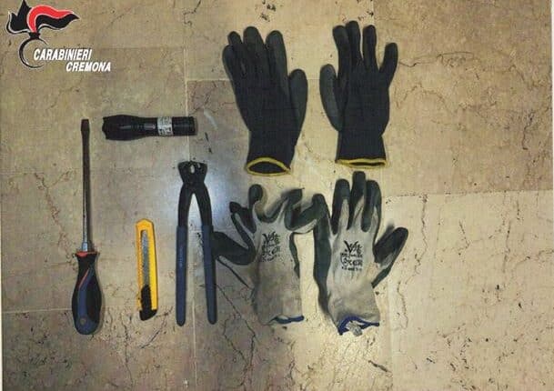 Izano, 4 uomini pregiudicati sorpresi in possesso di arnesi da scasso: denunciati dai Carabinieri