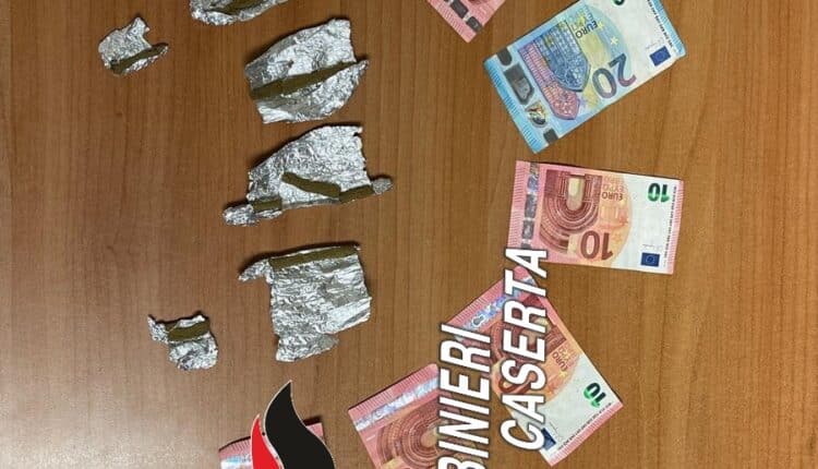 Aversa: 35enne pusher colpito da F.V.O. e con divieto di ritorno nel comune sorpreso a spacciare.