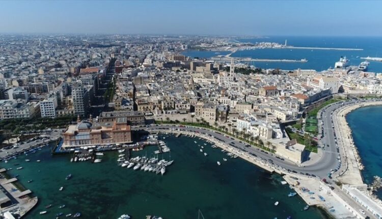 Bari: pubblicato l'avviso Le due Bari 2024, 555mila euro disponibili per sostenere le attività di spettacolo dal vivo.