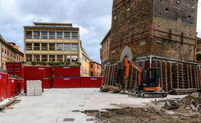 Bologna: Garisenda, nei prossimi giorni la pubblicazione del bando da 100mila euro per contributi a fondo perduto per le attività in prossimità del cantiere.
