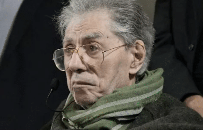 Bossi boccia Salvini, serve un nuovo leader