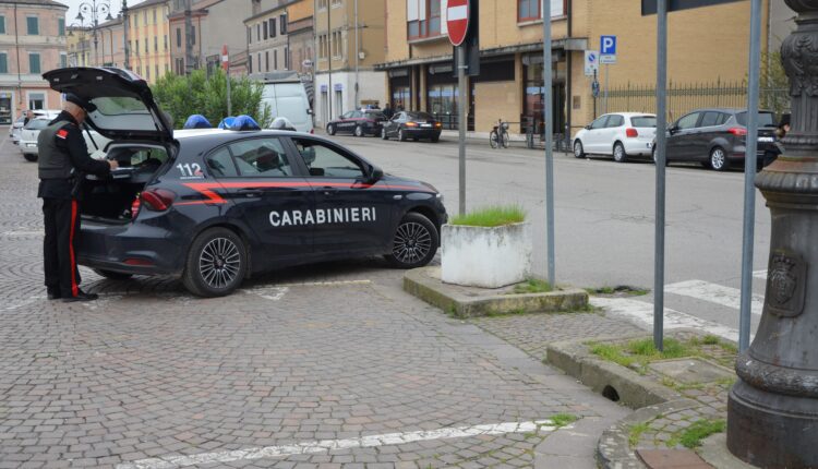 Copparo (FE): fugge dal controllo e cerca di malmenare gli operanti, arrestato