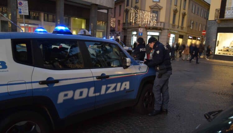 Lecco: inveisce e si scaglia contro i poliziotti, arrestato