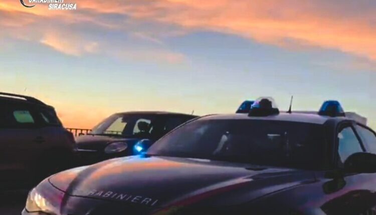 Siracusa, vìola i domiciliari e viene sorpreso in compagnia di un pregiudicato: arrestato un 26enne per evasione.