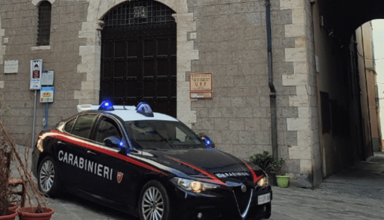 Cecina: Carabinieri identificano e denunciano un 37enne gravemente indiziato di essere l'autore di furto ai danni della piscina comunale.