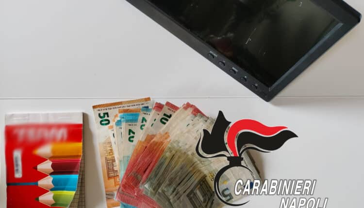 Ercolano, in un'abitazione rinvenuti 18,5 g di cocaina, soldi e micro telecamere: arrestato 55enne dai Carabinieri