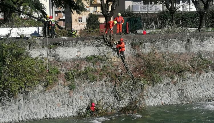 Sondrio, il torrente Mallero più pulito e sicuro grazie all'intervento dei volontari