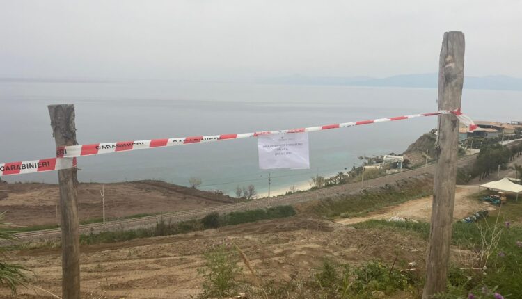 Sant'Irene di Briatico (VV): sequestrato un terreno perché avvenuto un imponente sbancamento e movimentazione terra senza alcuna autorizzazione