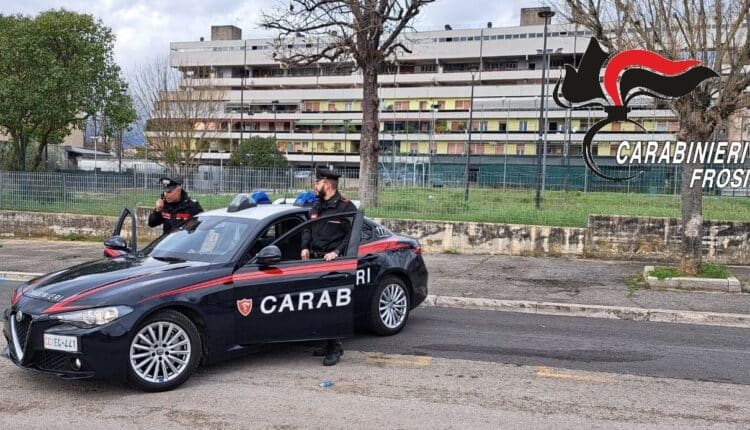 Frosinone: senza patente e senza assicurazione non si ferma all'Alt dei Carabinieri.