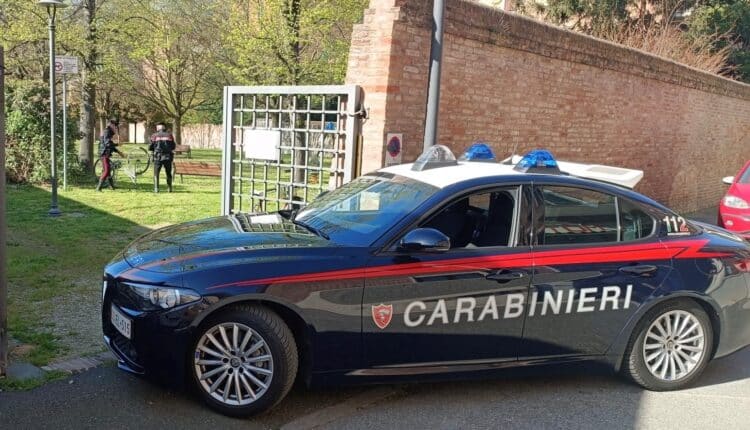 Ferrara. Sorpresi mentre rubano una bicicletta elettrica: arrestati un 37enne e un 38enne.