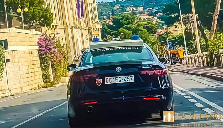 Imperia, rinvenuta auto con targa contraffatta, oggetti utili per furti e diversi monili di provenienza furtiva. Rintracciati i due sospettati ed arrestati.