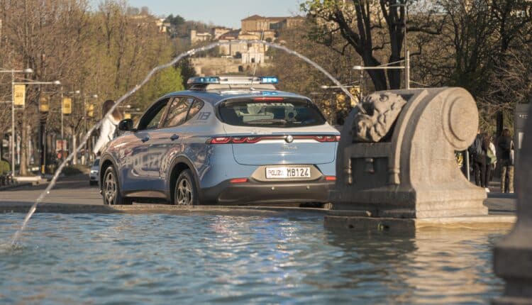 Bergamo. Furto in condominio: arrestati 2 cittadini tunisini di 28 e 19 anni. Arrestato anche un minorenne per il furto di un orologio dal polso di uomo.