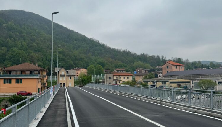 Ronco Scrivia (GE). Inaugurato e Intitolato a memoria della giovane Vittima Civile di Guerra Gabriele Guaraldi il nuovo Ponte.