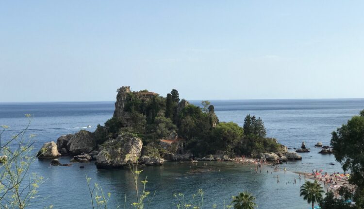 Taormina, riapre al pubblico L'Isola Bella. Scarpinato: «Sito amatissimo, ad agosto 2023 record di oltre 20 mila ingressi»