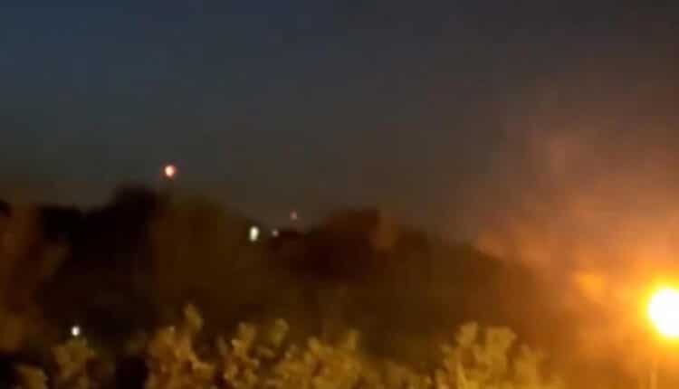Israele attacca l'Iran: Raid con piccoli droni. Teheran: "Assurdo attribuire l'attacco a Israele, ma non ci sarà una risposta"