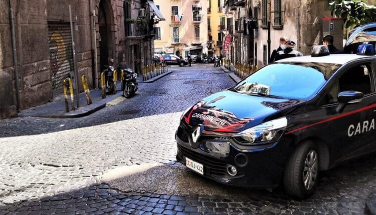 Napoli: borseggiatore arrestato due volte dallo stesso carabiniere.