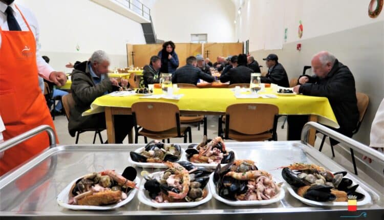 Napoli: la tradizionale Zuppa di cozze per il terzo anno consecutivo è stata offerta dal CAAN agli ospiti del dormitorio pubblico di via De Blasiis.