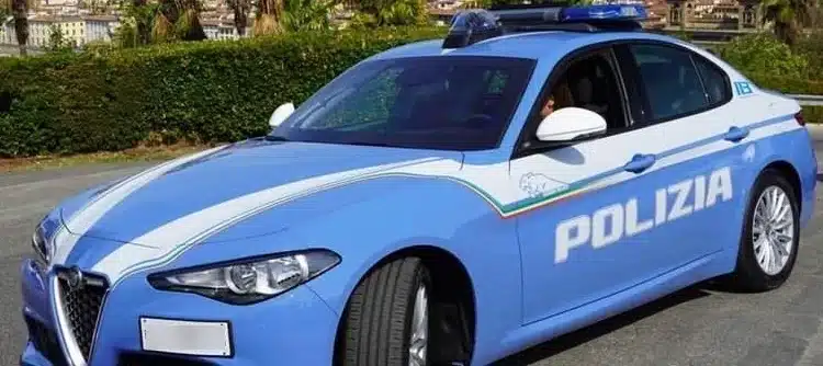 Napoli: sorpreso a rubare rame e materiale elettrico dal sottosuolo, un uomo tratto in arresto dalla Polizia di Stato.