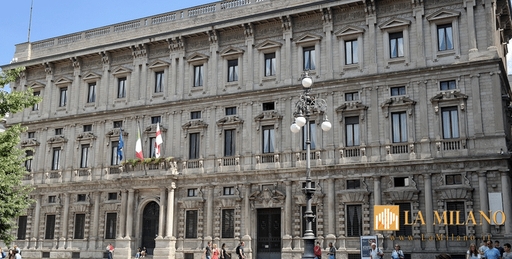 Milano, aperto un bando per 31 immobili: in locazione anche 18 box in zona Navigli