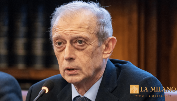 Piero Fassino, furto del profumo al duty free sei testimoni contro il deputato Pd
