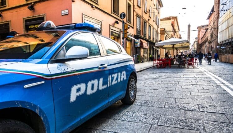 Genova. Arrestato ragazzo di 38 anni per aver rubato birre al supermercato e distrutto un dehor. 