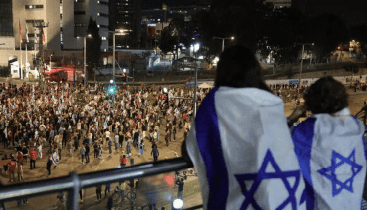 Proteste in Israele per gli ostaggi Bibi vattene scontri tra polizia e manifestanti