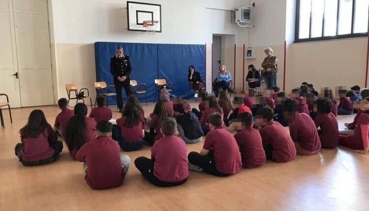 San Michele Salentino. Incontro tra Studenti e Carabinieri per le classi 5^.