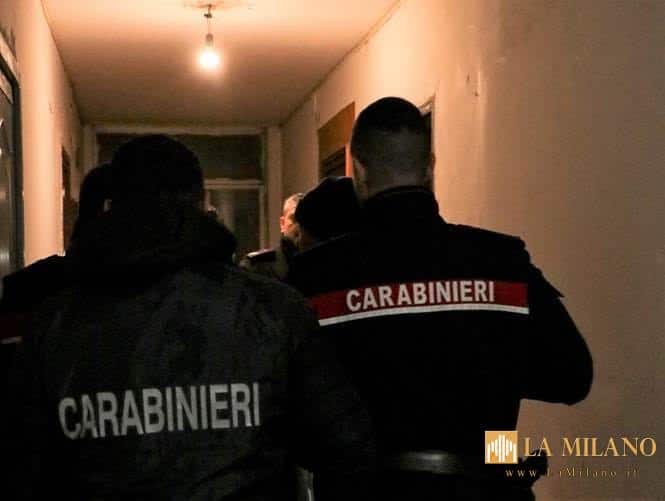 Santa Maria a Vico: i Carabinieri scoprono una "casa a luci rosse".
