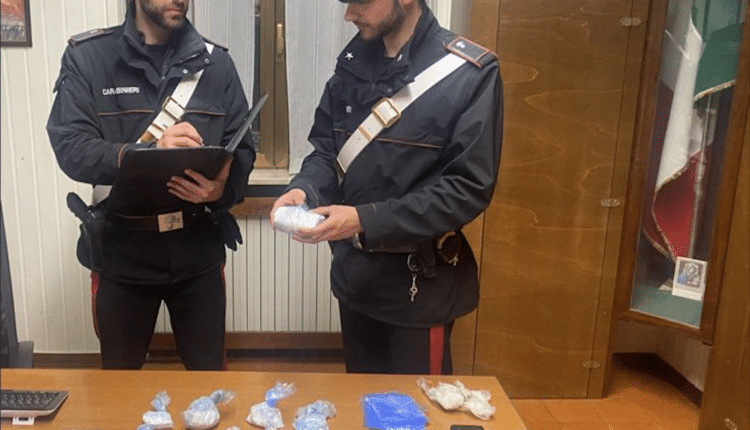 Pavia. 26enne di origine marocchina arrestato per possesso e spaccio di eroina, cocaina e hashish.