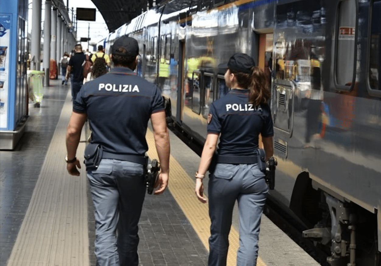 Milano. 19enne straniero arrestato per furto con strappo.
