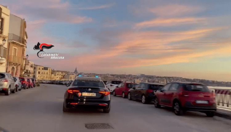 Siracusa: violentò e diffuse un video "intimo" con la sua ex, arrestato 36enne.