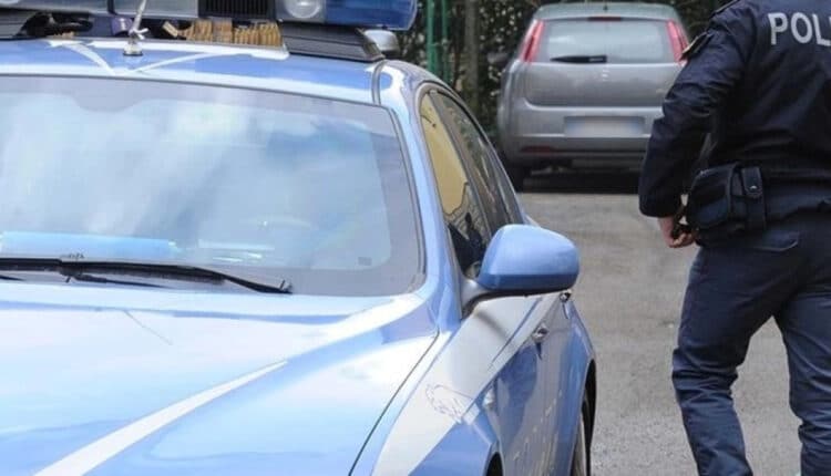 Trento: rubano il portafoglio a una signora al supermercato in via Brennero, denunciati tre minori.