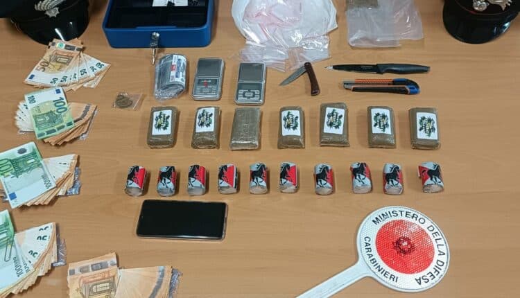 Trieste: oltre un chilo di hashish in casa, nei guai 56enne triestino.