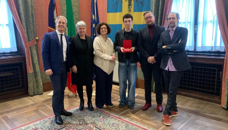 Verona dedica una medaglia celebrativa a Maria Callas.